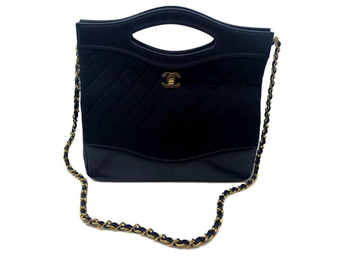 Chanel vintage bag Black Leather  ref.127013