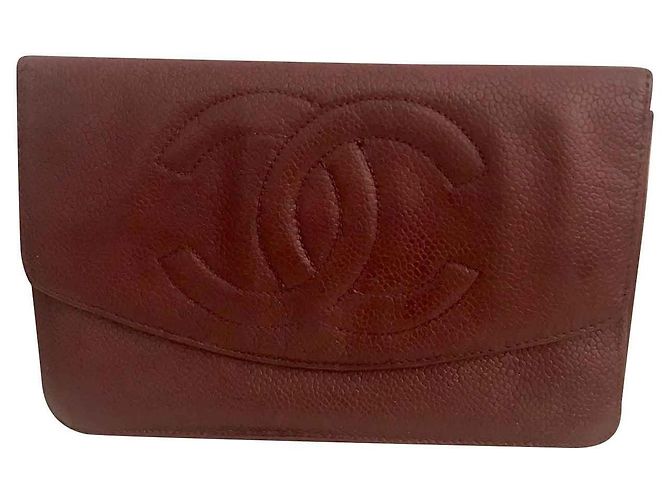 Cartera Chanel de cuero granulado burdeos