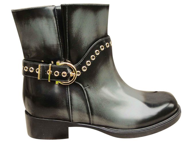 Salvatore Ferragamo Salvatore Feragamo boots model Nolas mint condition Grey Patent leather  ref.127298
