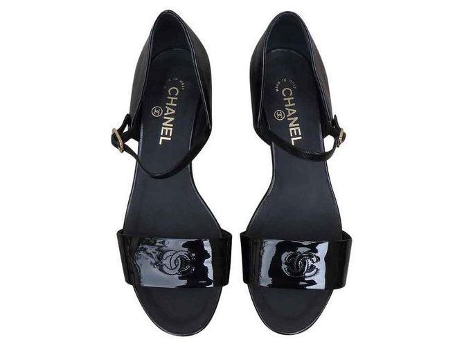 Chanel Sandals Black Leather Patent leather  ref.127320