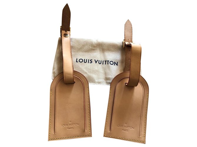 2 Portaetiquetas Louis Vuitton Beige Cuero  ref.127422