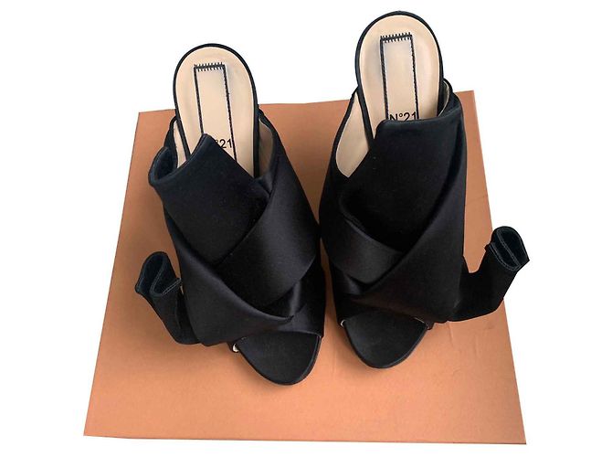 No 21 Bow Mules