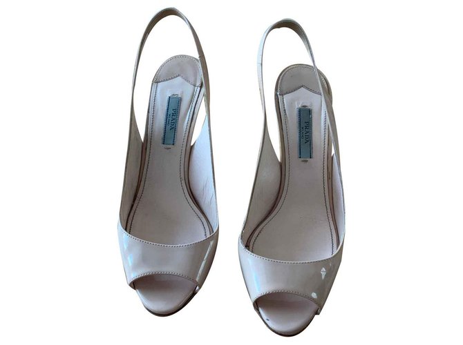 Prada beige patent leather sandals "open toes" T38 Varnish  ref.127723