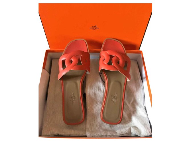 Hermès Hermes Omaha Sandalen Orange Leder  ref.127739