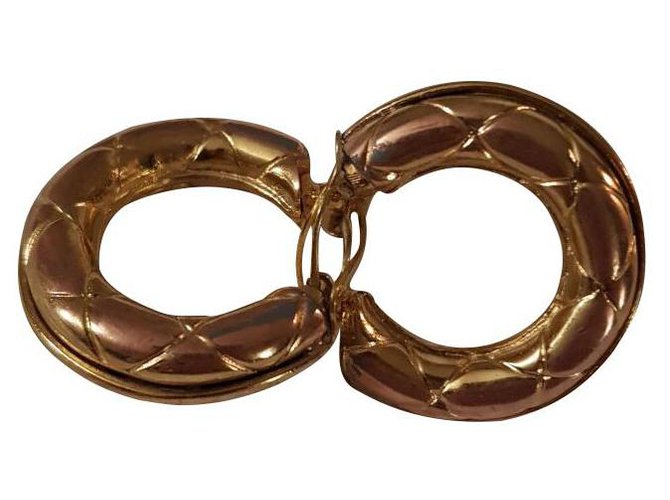 Chanel Brincos Dourado Aço  ref.127752