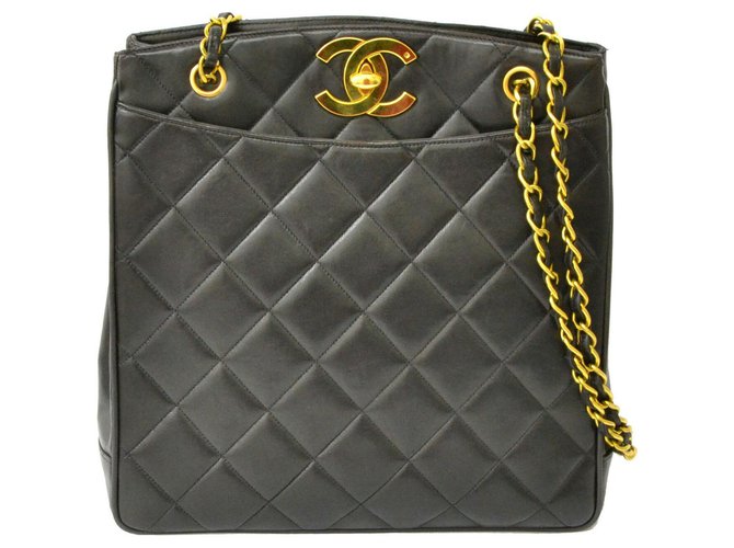 Chanel Vintage Shoulder Bag Black Leather  ref.127965
