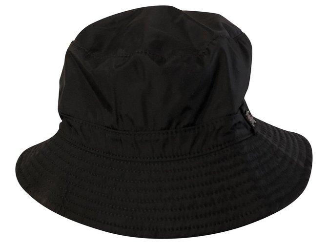 Burberry Hats Black Polyester  ref.128203