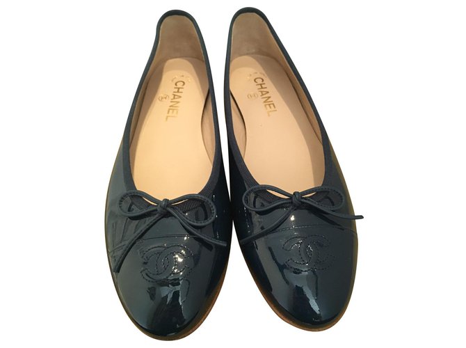 Chanel Ballet flats Blue Patent leather  ref.128317