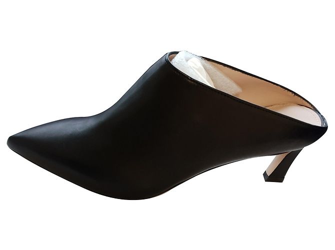 Stuart Weitzman Mulas