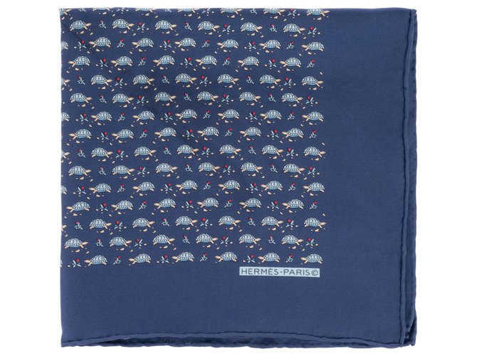 Hermès Hermes Square 42 impressão de seda impressa com tartarugas , Nova Condição! Azul  ref.128775