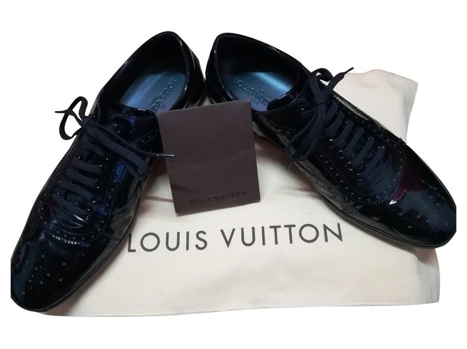 Louis Vuitton scarpe da ginnastica Nero Pelle verniciata  ref.128784