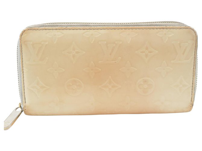 Louis Vuitton Zippy Cream Patent leather  ref.128801