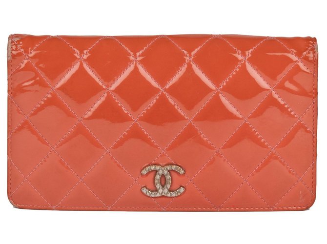 Chanel wallet in coral quilted patent leather, correct condition!  ref.129032