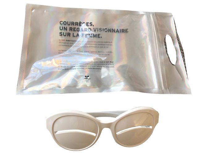 Courreges esquimal