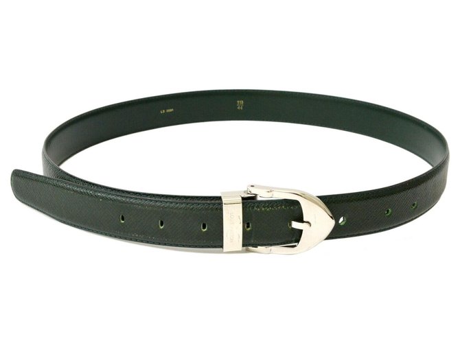 Louis Vuitton Taiga Belt Green Leather  ref.129153