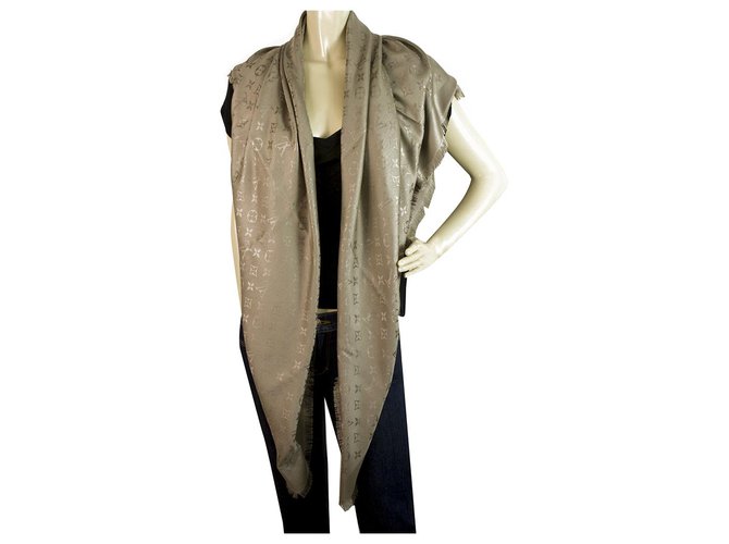 Louis Vuitton monogram Verone Tone on tone shawl weaved jacquard silk M72238 Taupe  ref.129157
