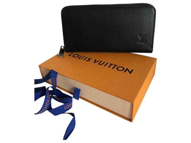 Louis Vuitton Purses, wallets, cases Black Leather  ref.129218