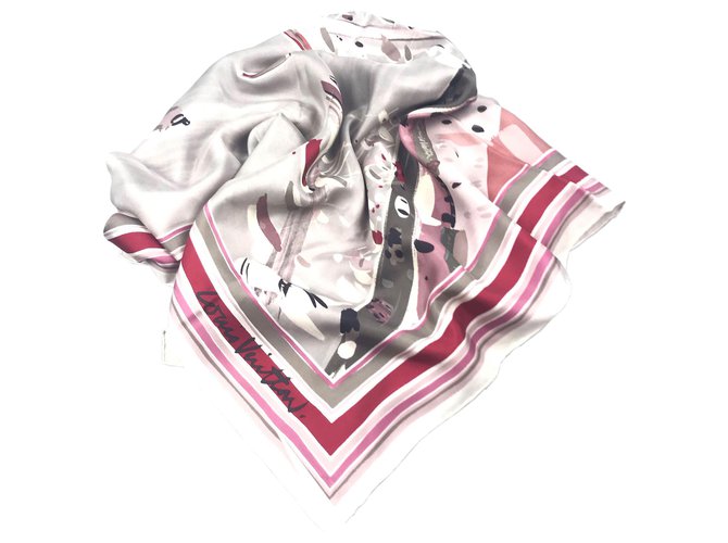 Foulard en soie imprimée gris Louis Vuitton Tissu Multicolore  ref.129325