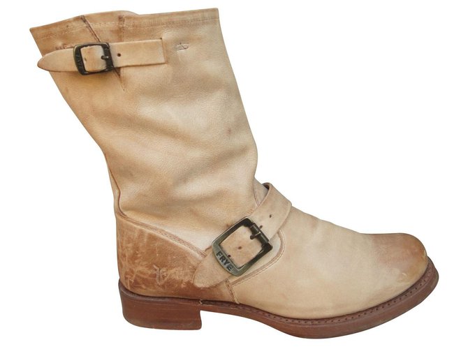 frye beige boots