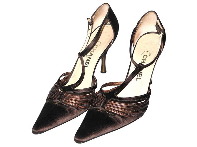 Chanel Pumps Chocolate Leather Satin  ref.129595