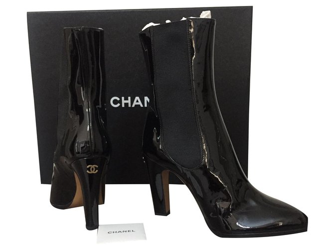 chanel boot