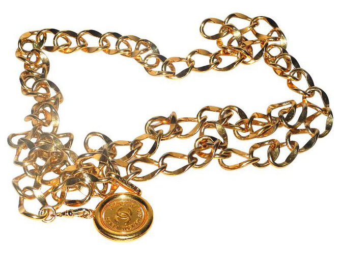 Chanel gold metal chain belt with logo medallion Golden  ref.129659