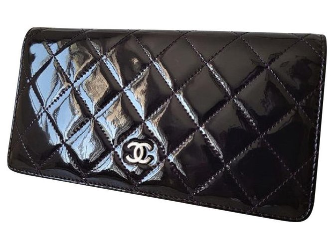 Authentic Chanel Timeless wallet in dark purple patent leather Prune  ref.129666