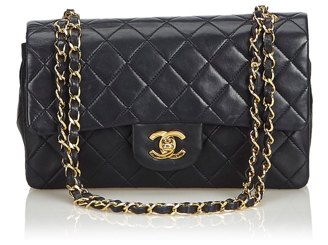 Timeless Chanel Black Classic Small Lambskin Leather lined Flap Bag  ref.129951