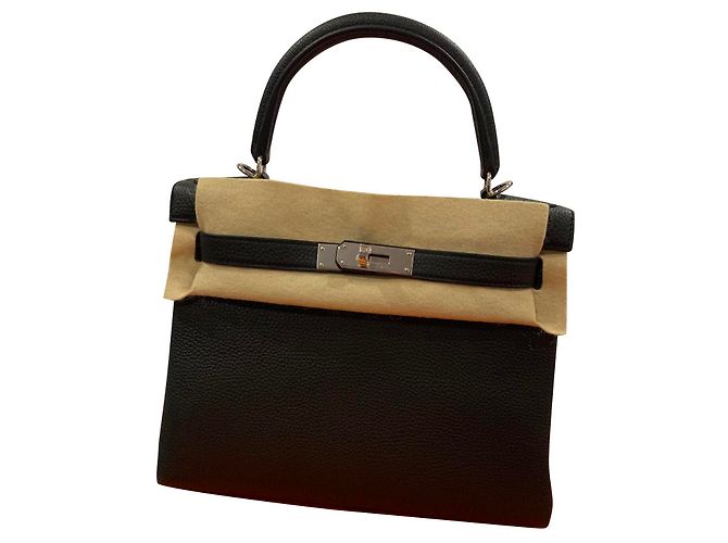 Hermès Kelly 28 Preto