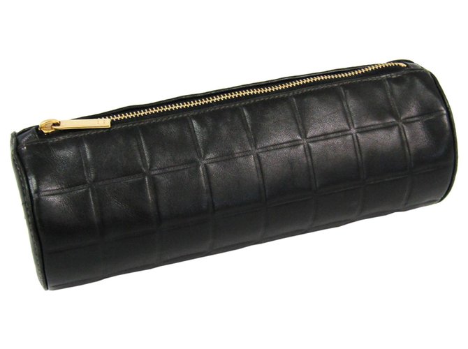 Bolsa de cosméticos Chanel Black Lambskin Chocolate Bar Negro Cuero  ref.130445