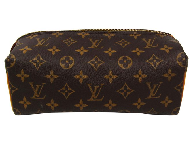 Louis Vuitton Marrom Monogram Trousse Patte-Pression Bolsa De Higiene Pessoal Couro Lona  ref.130448