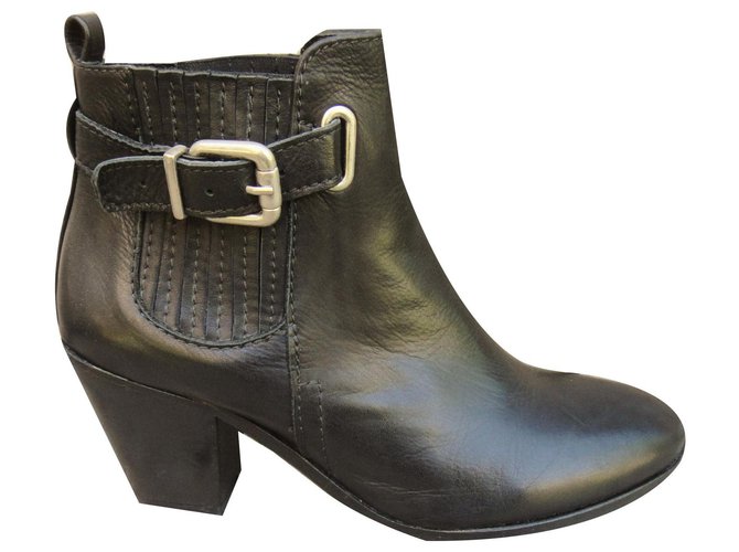 chelsea buckle boots Claudie Pierlot Black Leather  ref.130642