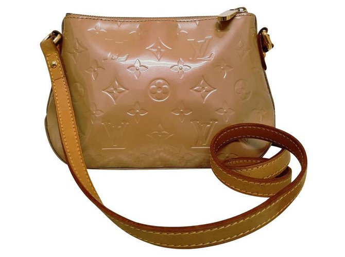 Louis Vuitton long shoulder strap Beige Patent leather  ref.130705