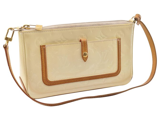 Louis Vuitton Mallory Square Pouch Cream Patent leather  ref.130844