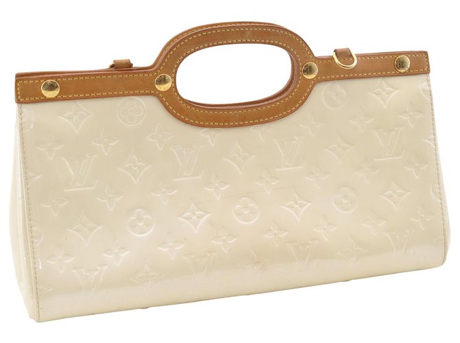 Louis Vuitton Roxbury Cream Patent leather  ref.130846