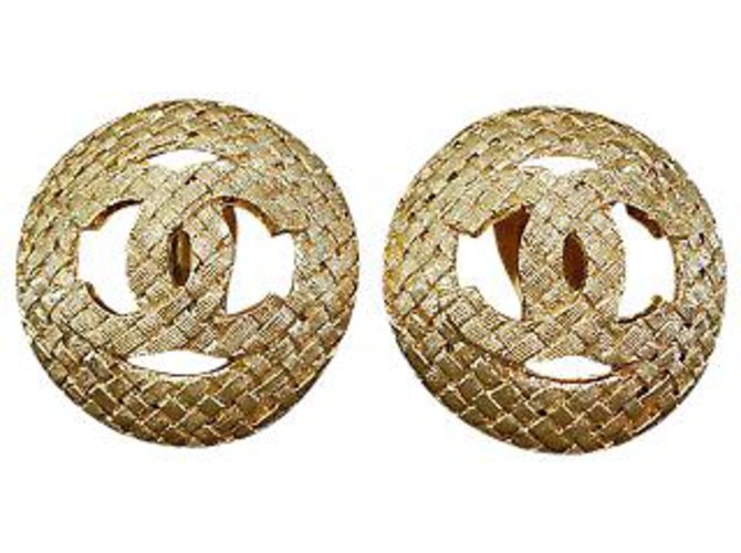 Chanel Clip-on Vintage CC D'oro Placcato in oro  ref.130851