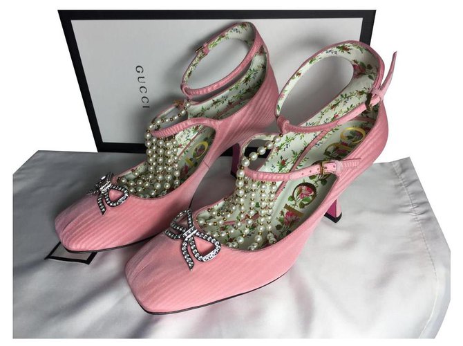 GUCCI HEELS CHAUSSURES SATIN ROSE ET PERLE  ref.130888