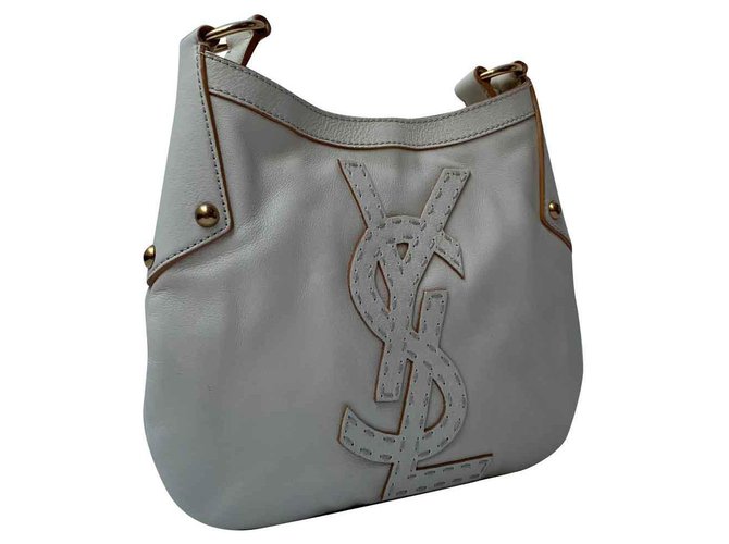 Yves Saint Laurent Un ravissant sac porté epaule, frais et elegant Blanc cassé 