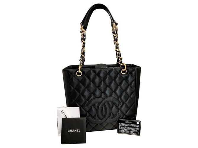 Chanel Pequeña compradora Negro Cuero  ref.130944