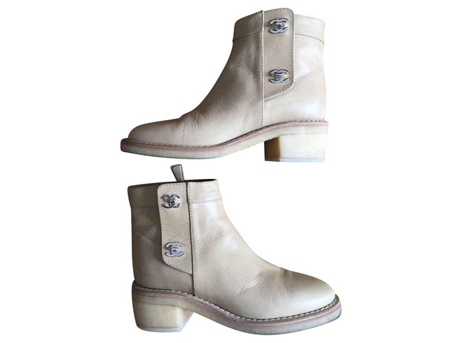 Chanel Ankle Boots Beige Leather  ref.130970