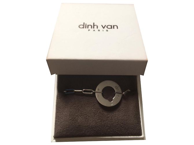 Dinh Van Silver target curb