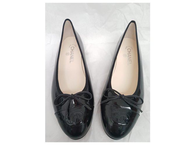 Chanel Ballet flats Black Patent leather  ref.131234