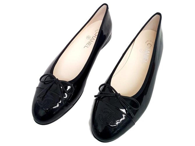 Chanel Zapatillas de ballet Negro Charol  ref.131235