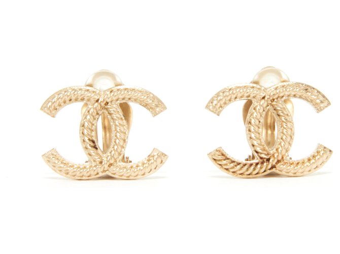 Chanel GRANDE CLIP DE OURO Dourado Metal  ref.131893