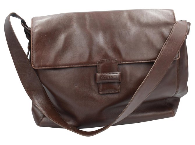 Chanel Messenger Dark brown Leather  ref.131902