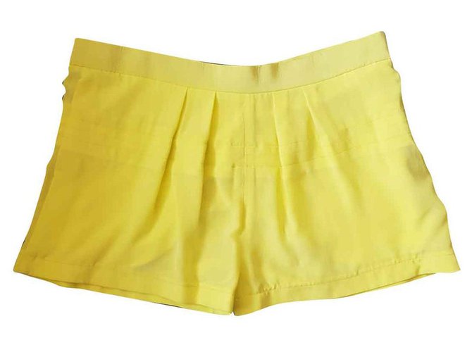 Marni Shorts Yellow Silk  ref.132140