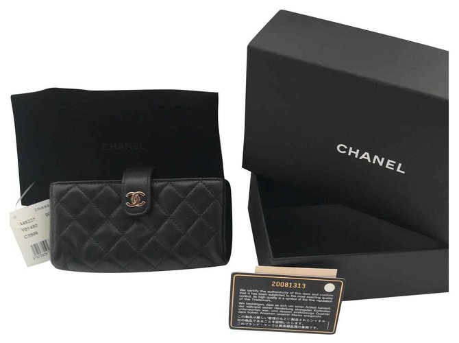 Chanel Bolsa de telefone carteira carteira Preto Pele de cordeiro  ref.132413