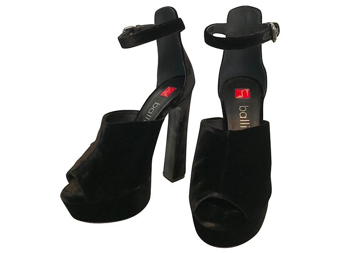 Ballin Sandalen aus schwarzem Samt