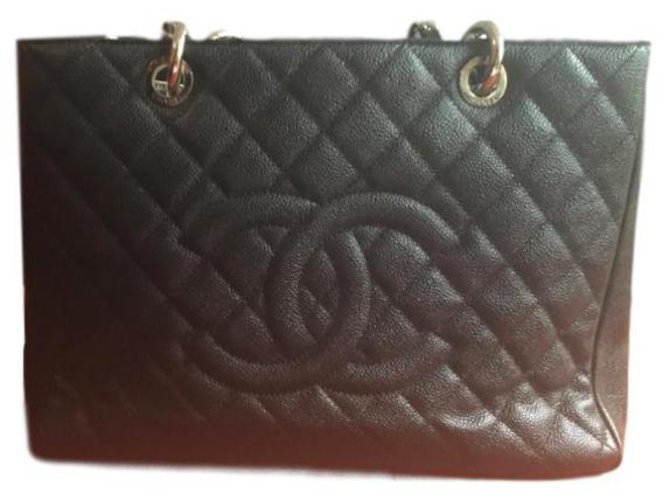 Chanel Handtaschen Schwarz Leder  ref.132566