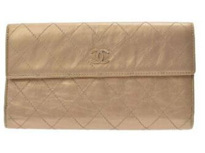 Chanel Matelasse Long Bifold Wallet Golden Leather  ref.132641